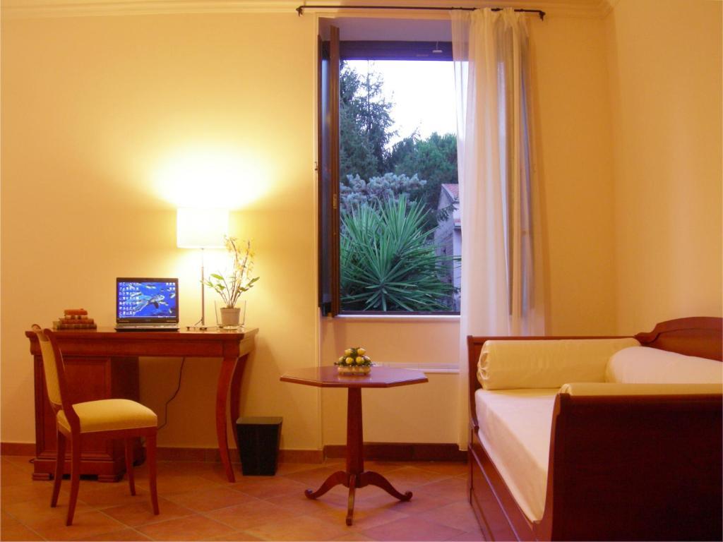 L' Antico Cortile Hotel Caserta Ruang foto
