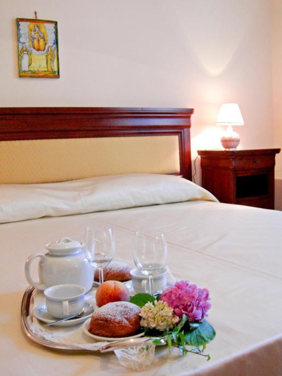 L' Antico Cortile Hotel Caserta Ruang foto