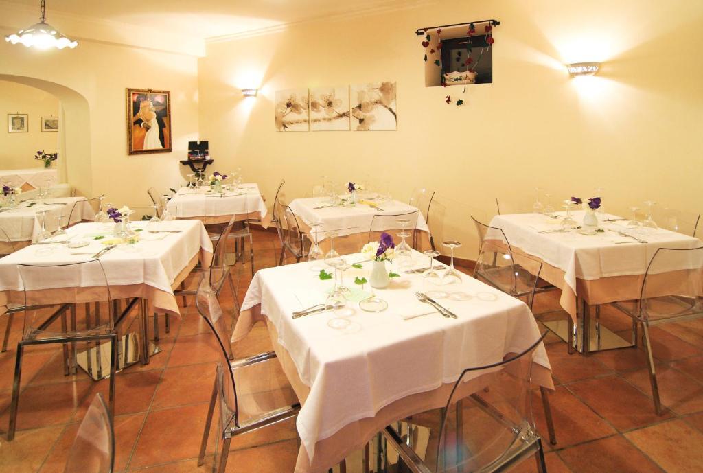 L' Antico Cortile Hotel Caserta Bagian luar foto