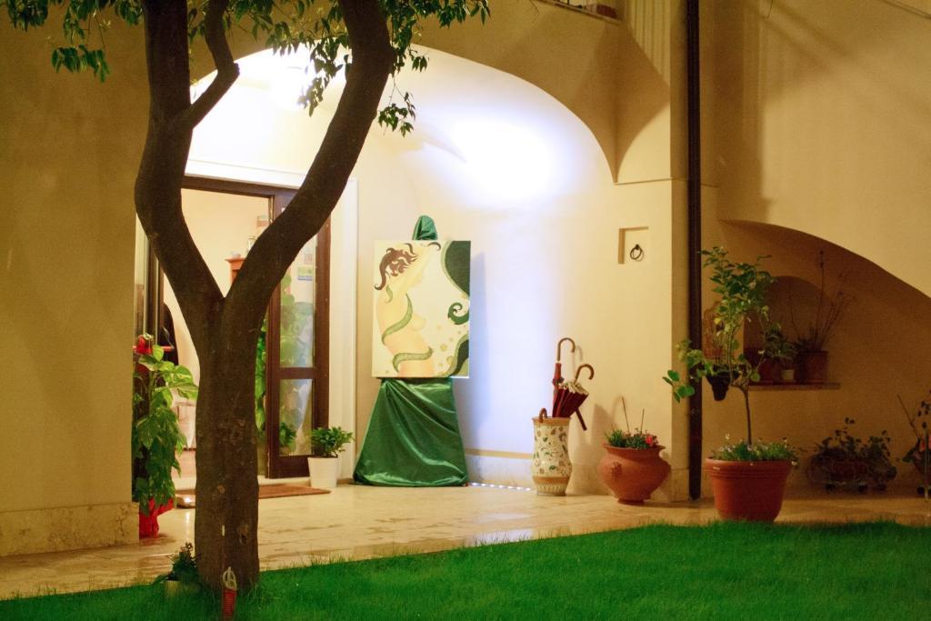 L' Antico Cortile Hotel Caserta Bagian luar foto
