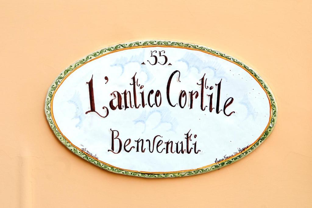 L' Antico Cortile Hotel Caserta Bagian luar foto