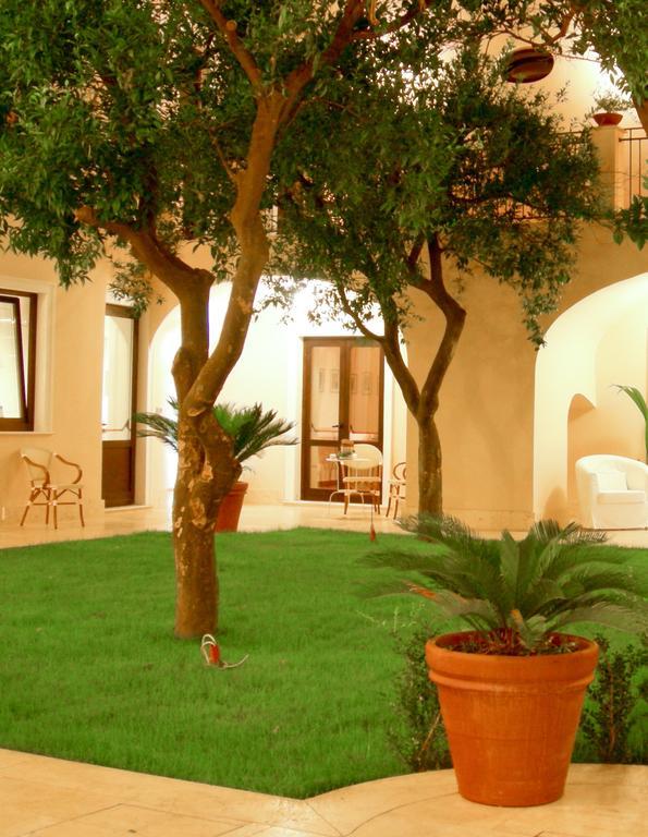 L' Antico Cortile Hotel Caserta Bagian luar foto