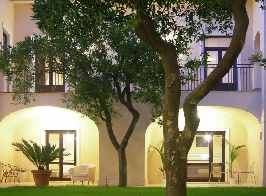 L' Antico Cortile Hotel Caserta Bagian luar foto